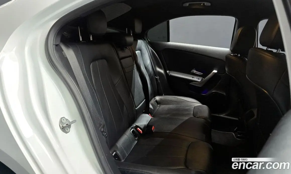 Mercedes-Benz A-Class 2022 2.0 автомат (гидро), фото 12