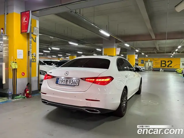 Mercedes-Benz C-Class 2024 2.0 автомат (гидро), миниатюра 4