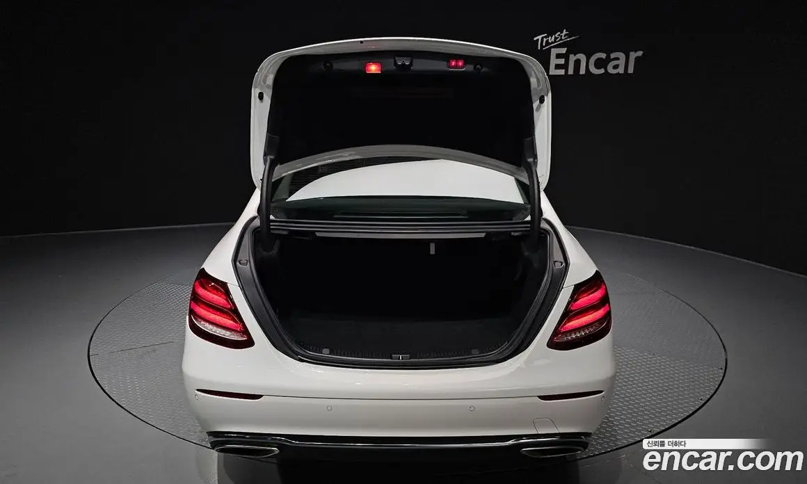 Mercedes-Benz E-Class 2016 2.0 автомат (гидро), фото 20