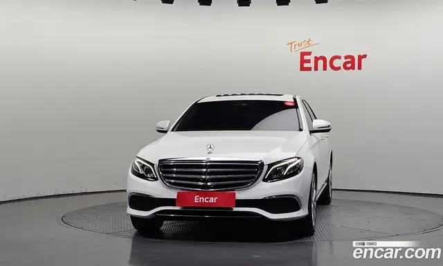 Mercedes-Benz E-Class 2020 1.9 автомат (гидро), миниатюра 3