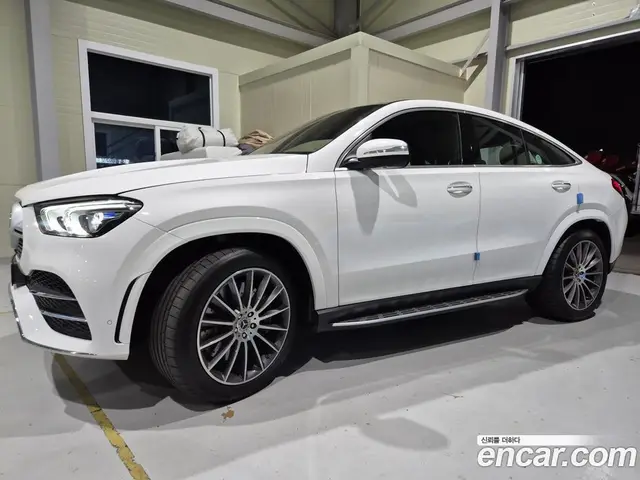 Mercedes-Benz GLE-Class 2023 3.0 автомат (гидро), миниатюра 2