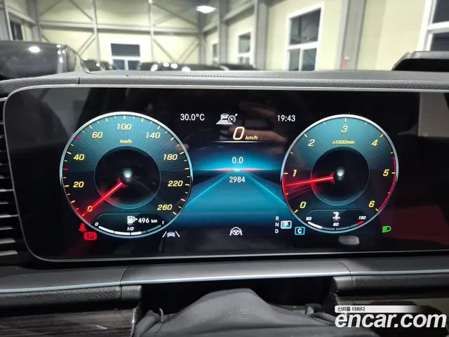 Mercedes-Benz GLE-Class 2023 3.0 автомат (гидро), миниатюра 5