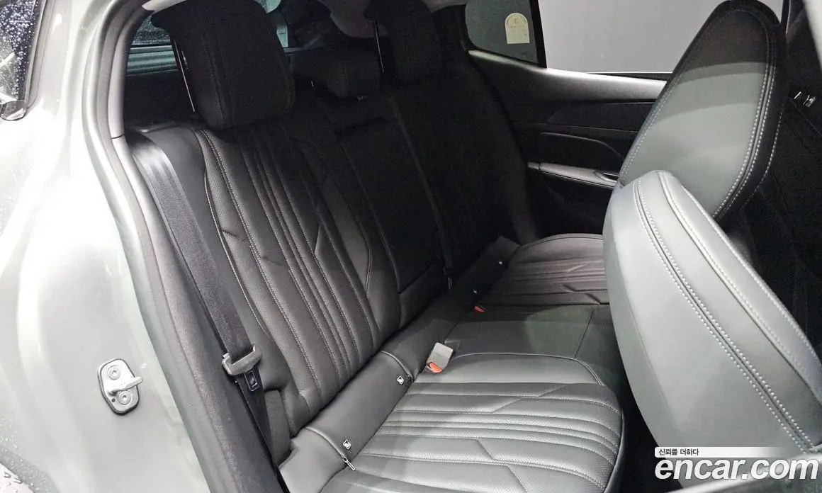 Peugeot 408 2024 1.2 автомат (гидро), фото 32