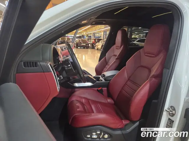 Porsche Cayenne 2021 4.0 автомат (гидро), миниатюра 12