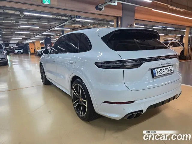 Porsche Cayenne 2021 4.0 автомат (гидро), миниатюра 3