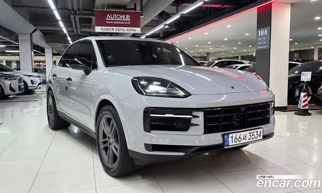 Porsche Cayenne, 2023, 16 970 км