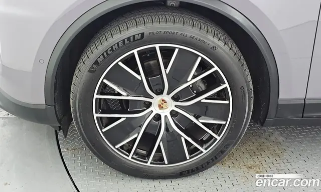 Porsche Macan 2025 0.2 автомат (гидро), миниатюра 5
