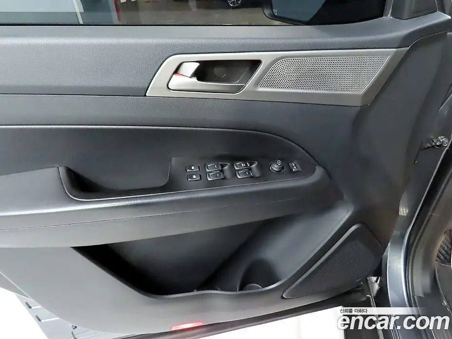 SsangYong Rexton 2018 2.2 автомат (гидро), фото 14