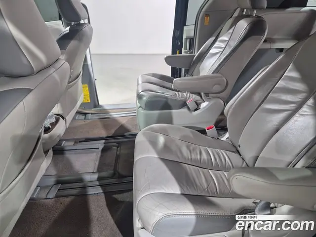 Toyota Sienna 2013 3.5 автомат (гидро), миниатюра 11 Toyota Sienna 2013 3.5 автомат (гидро), миниатюра 11