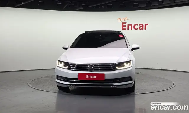 Volkswagen Passat 2018 2.0 автомат (гидро), миниатюра 3