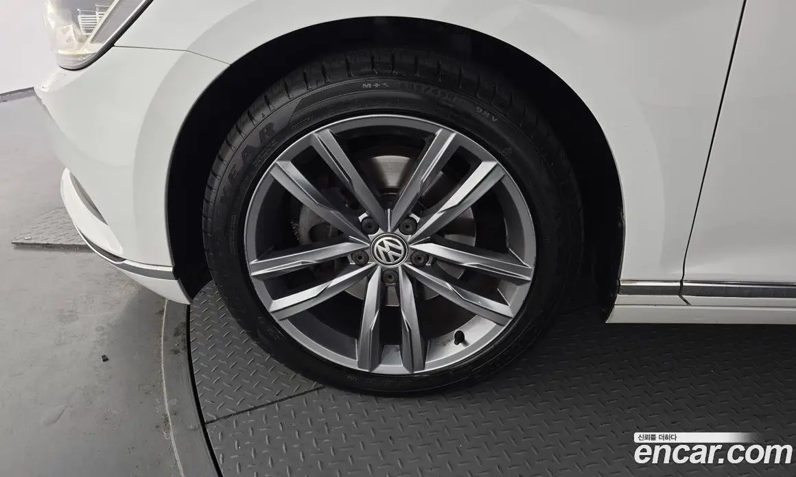 Volkswagen Passat 2018 2.0 автомат (гидро), фото 5