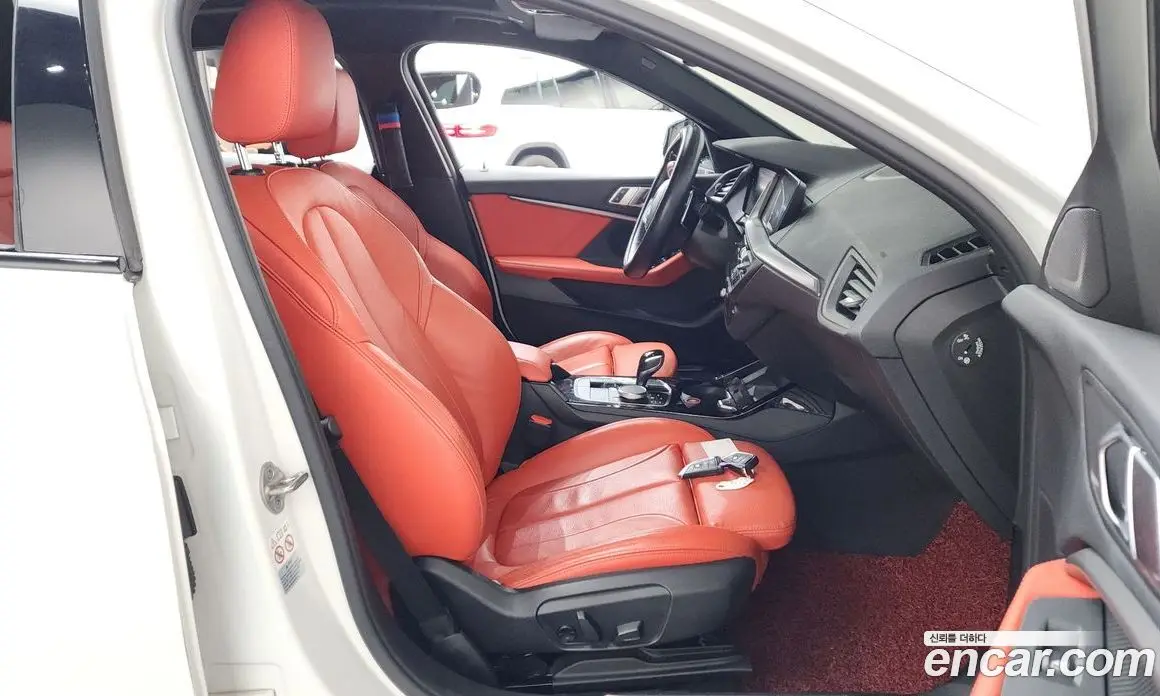 BMW 1 серия 2021 2.0 автомат (гидро), фото 16