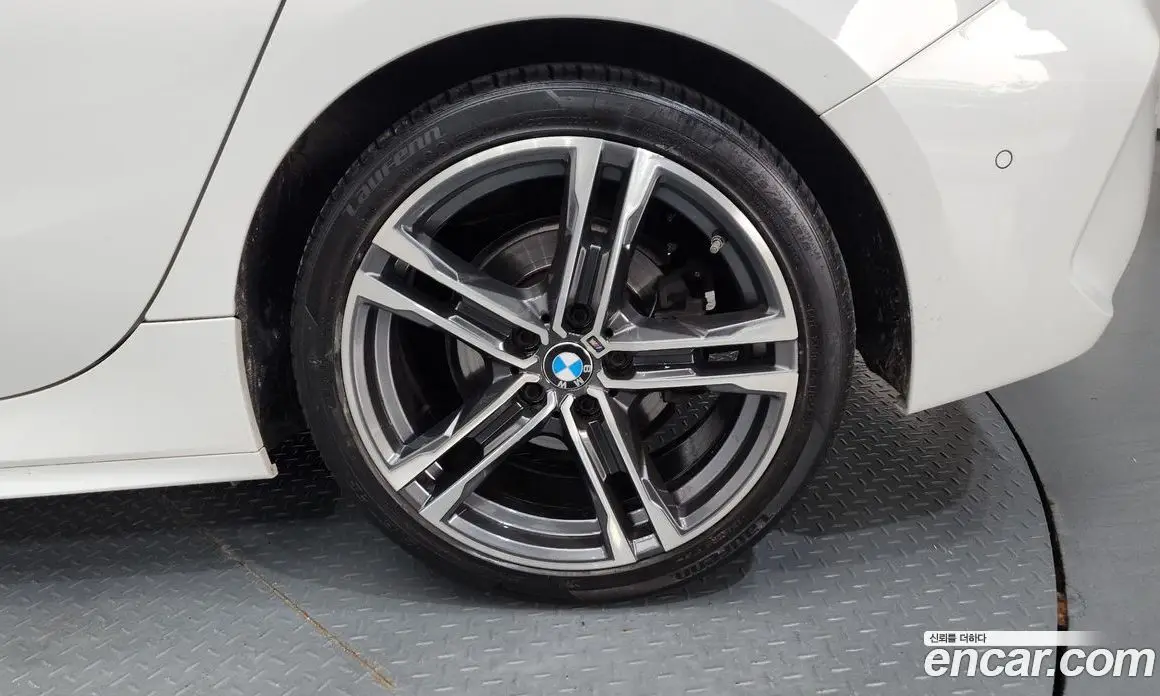 BMW 1 серия 2021 2.0 автомат (гидро), фото 7