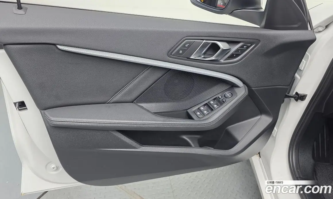 BMW 1 серия 2022 2.0 автомат (гидро), фото 14