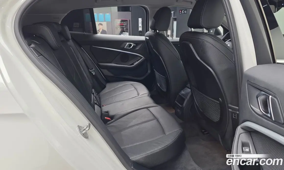 BMW 1 серия 2022 2.0 автомат (гидро), фото 16