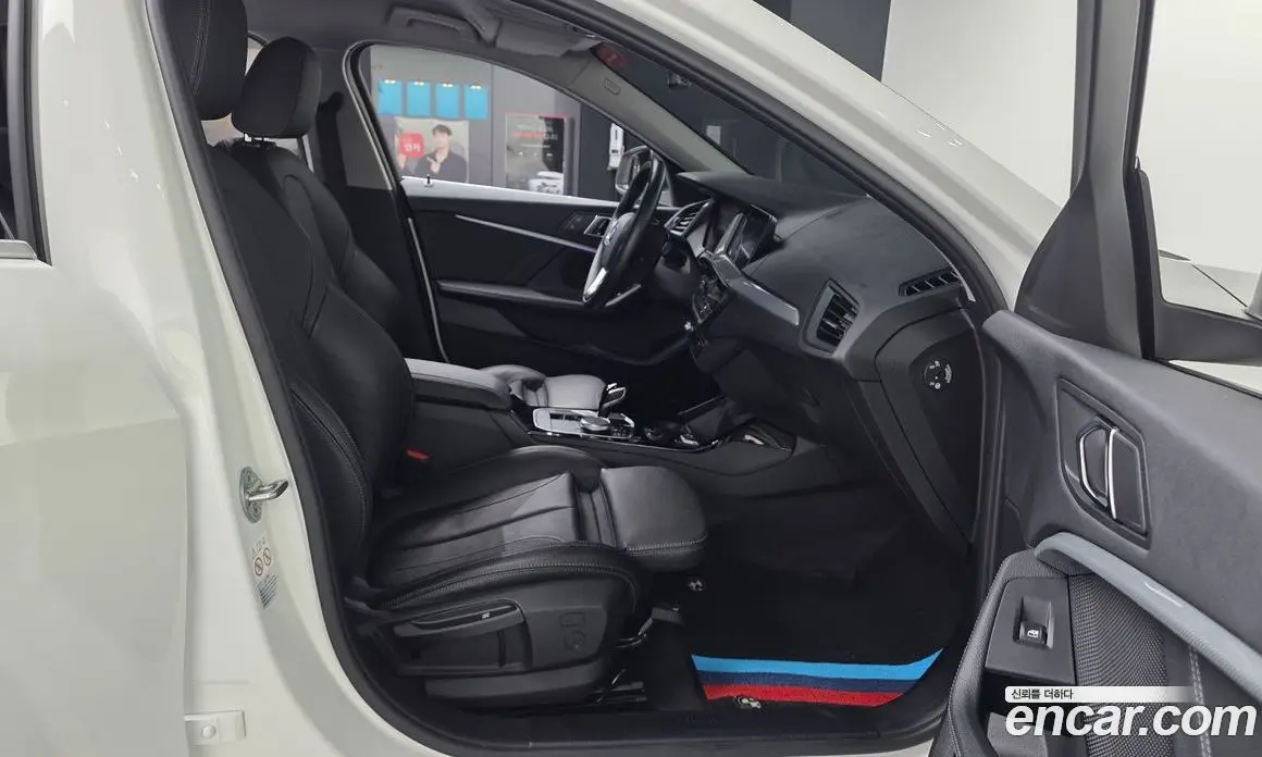 BMW 1 серия 2022 2.0 автомат (гидро), фото 17