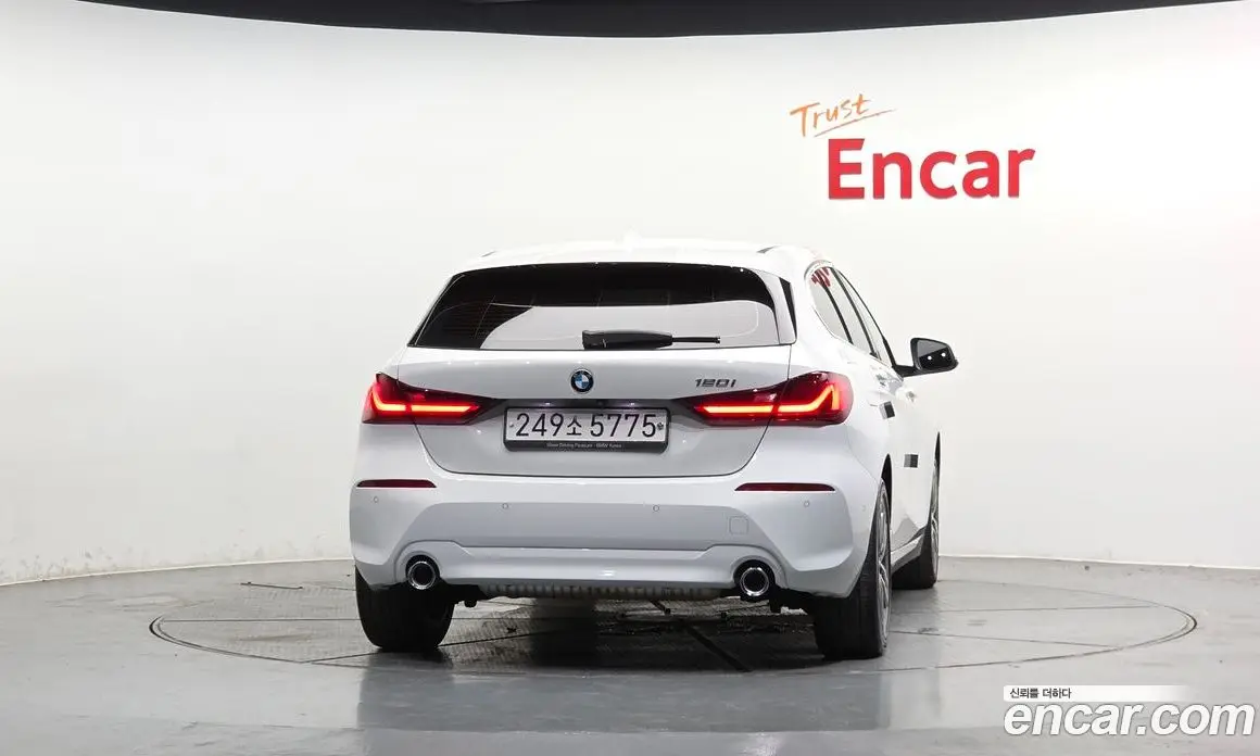 BMW 1 серия 2022 2.0 автомат (гидро), фото 4