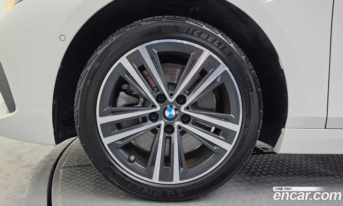BMW 1 серия 2022 2.0 автомат (гидро), фото 5