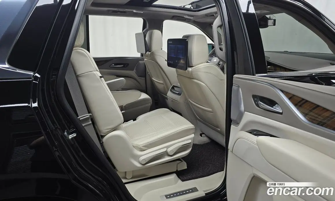 Cadillac Escalade 2023 6.2 автомат (гидро), фото 17 Cadillac Escalade 2023 6.2 автомат (гидро), фото 17