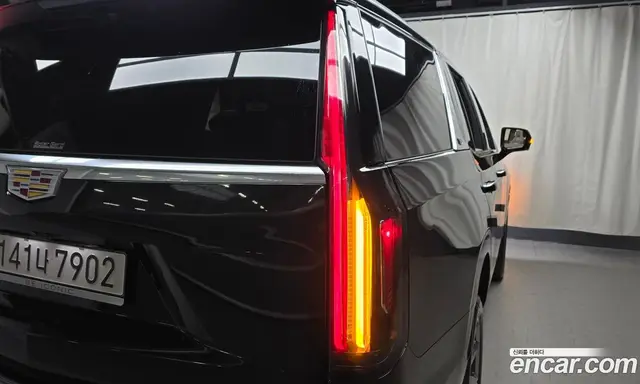 Cadillac Escalade 2023 6.2 автомат (гидро), миниатюра 9 Cadillac Escalade 2023 6.2 автомат (гидро), миниатюра 9