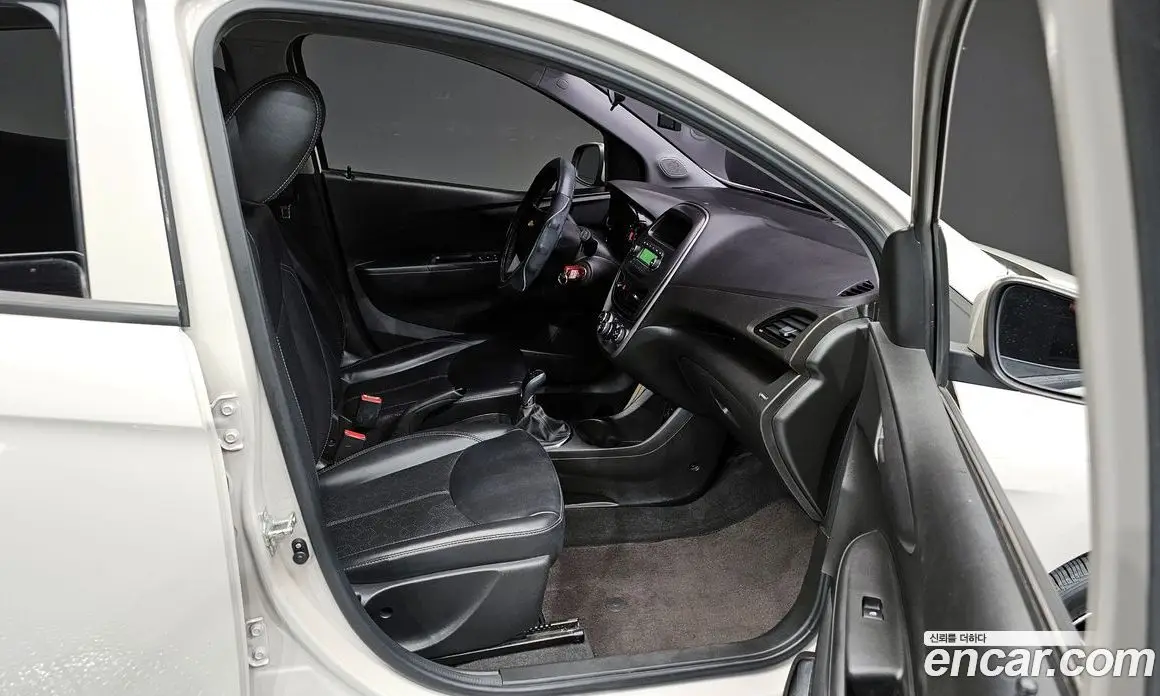 Chevrolet Spark 2016 1.0 автомат (робот), фото 12
