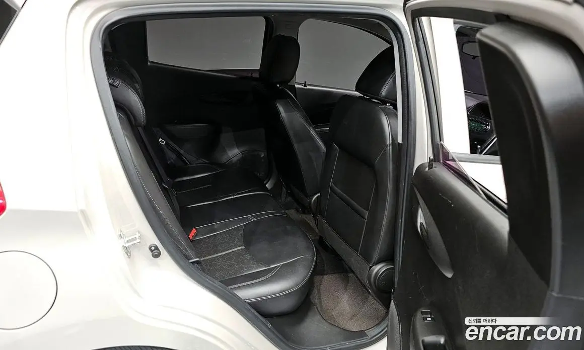 Chevrolet Spark 2016 1.0 автомат (робот), фото 13
