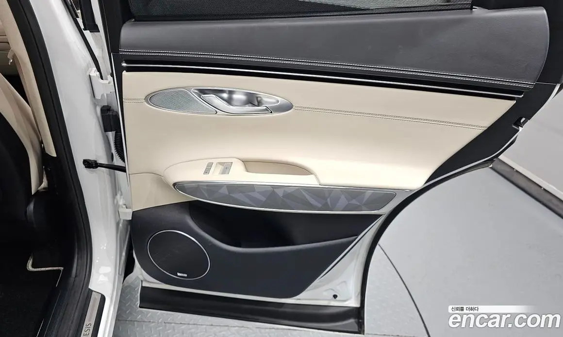 Genesis GV70 2023 2.5 автомат (гидро), фото 14
