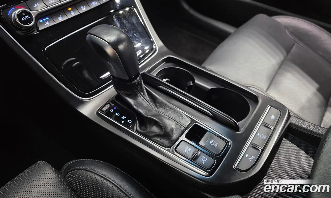 Hyundai Grandeur 2018 3.0 автомат (гидро), фото 12