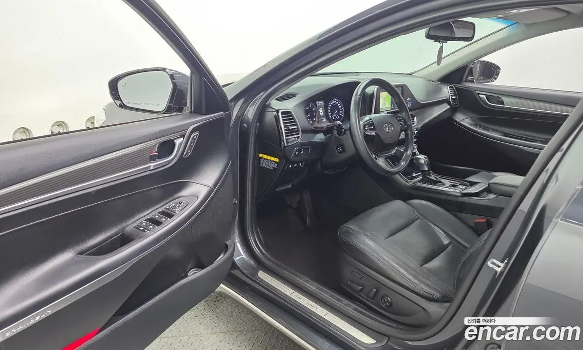 Hyundai Grandeur 2018 3.0 автомат (гидро), фото 13