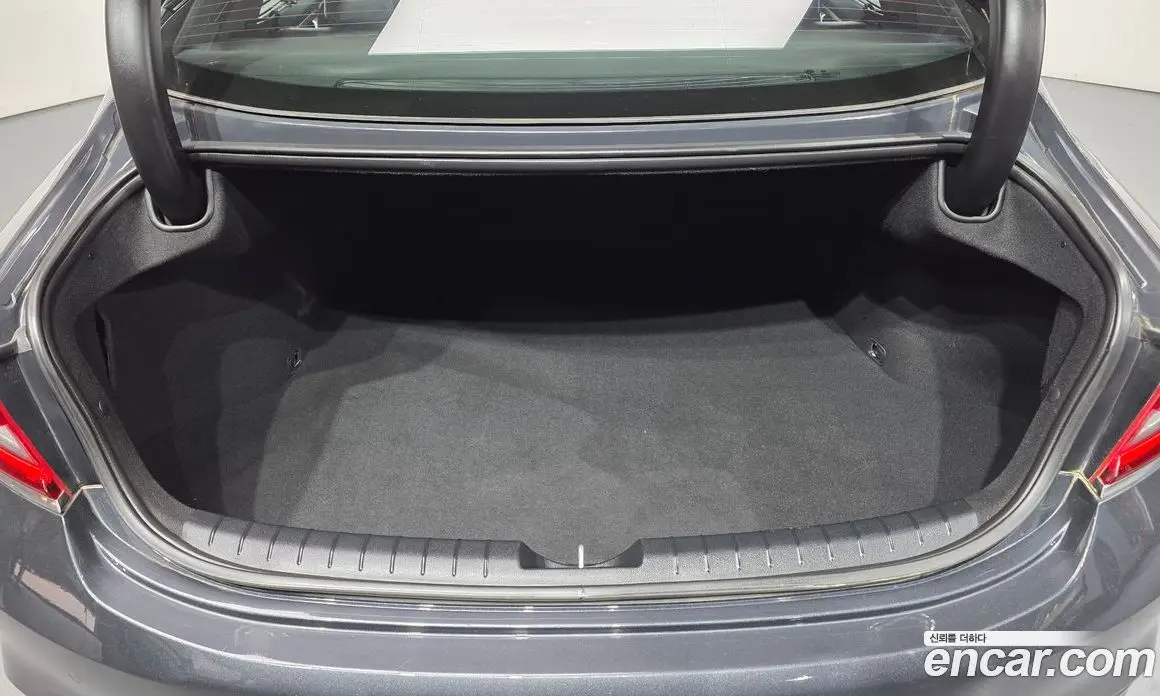 Hyundai Grandeur 2018 3.0 автомат (гидро), фото 23