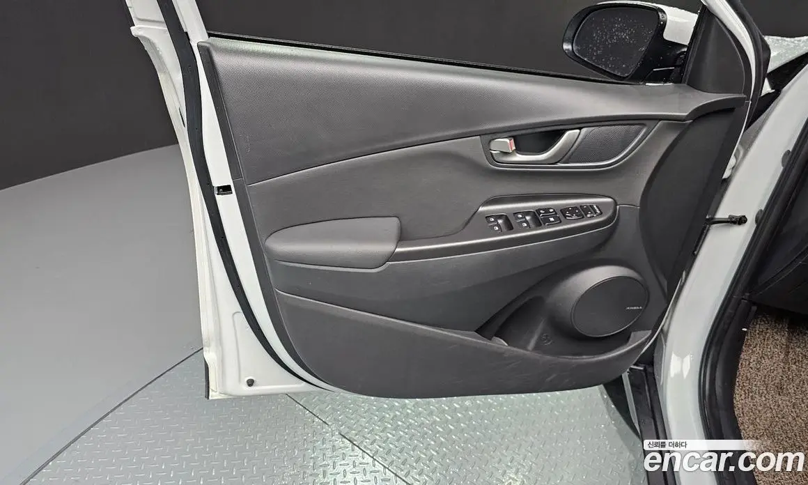 Hyundai Kona 2019 1.6 автомат (гидро), фото 14