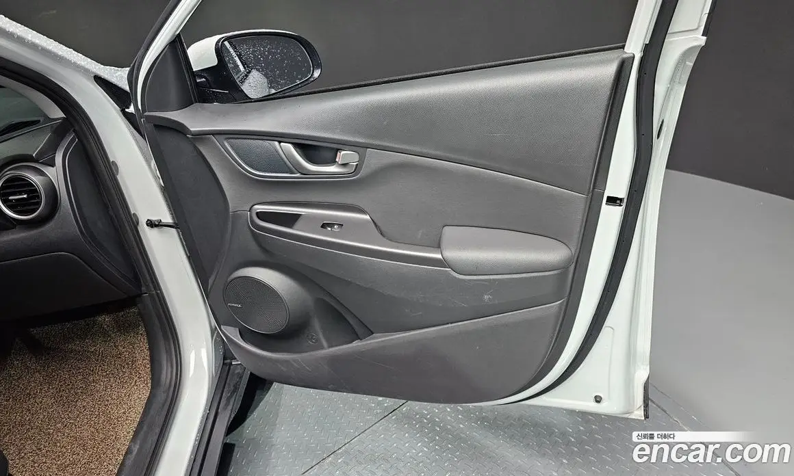 Hyundai Kona 2019 1.6 автомат (гидро), фото 15