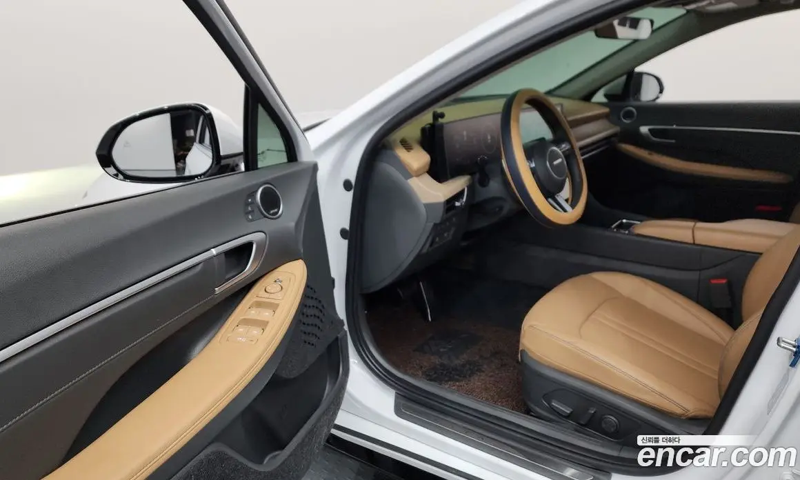 Hyundai Sonata 2024 1.6 автомат (гидро), фото 13