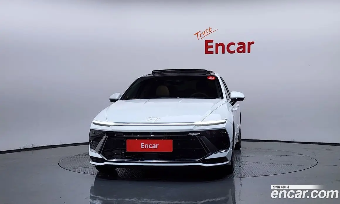Hyundai Sonata 2024 1.6 автомат (гидро), фото 3