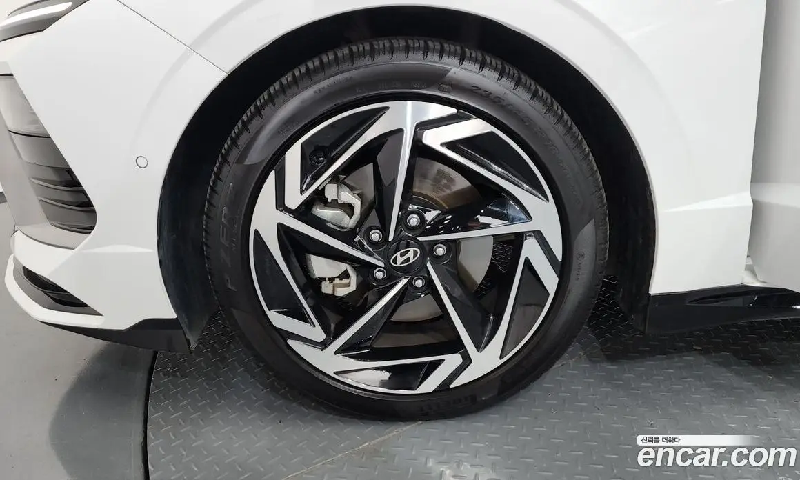 Hyundai Sonata 2024 1.6 автомат (гидро), фото 5