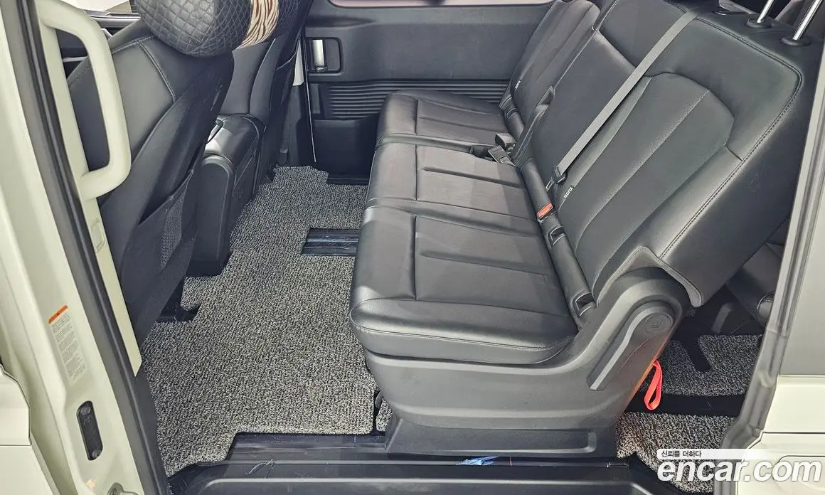 Hyundai Staria 2022 2.2 автомат (гидро), фото 11