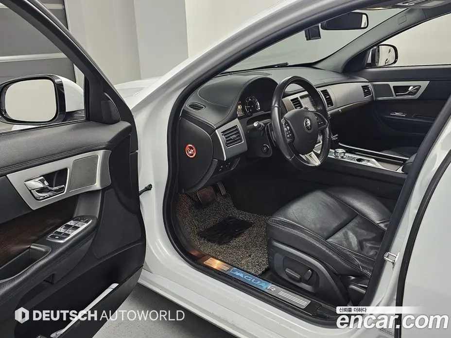 Jaguar XF 2015 2.2 автомат (гидро), фото 11 Jaguar XF 2015 2.2 автомат (гидро), фото 11