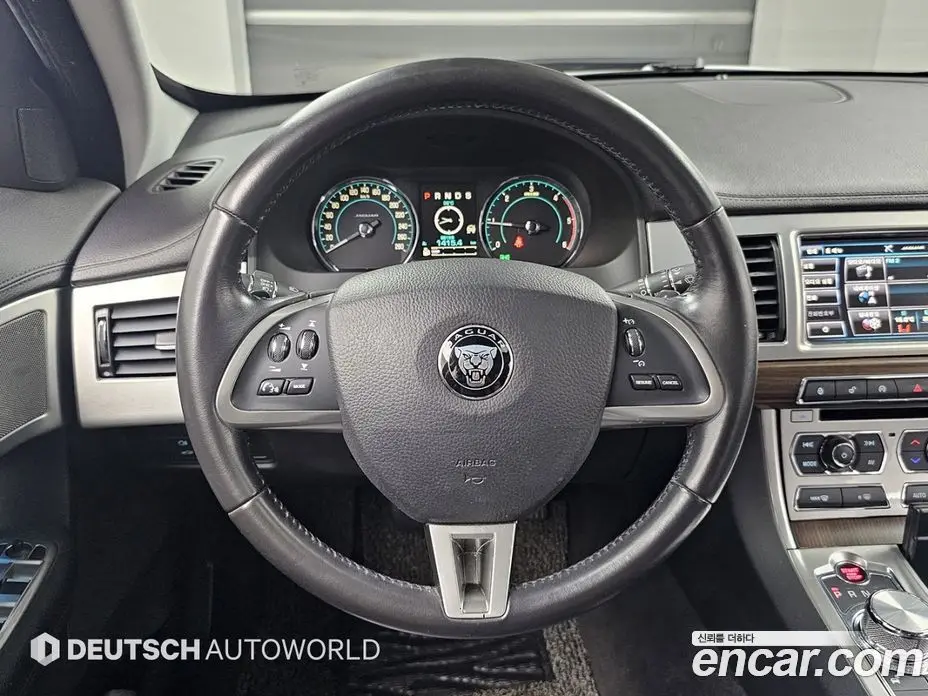 Jaguar XF 2015 2.2 автомат (гидро), фото 13 Jaguar XF 2015 2.2 автомат (гидро), фото 13