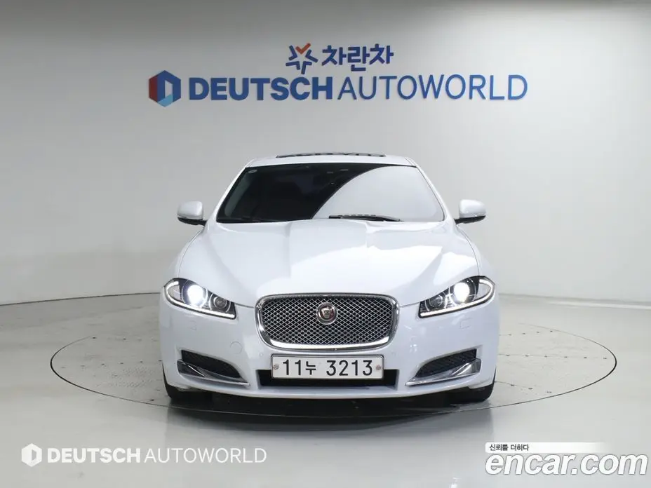 Jaguar XF 2015 2.2 автомат (гидро), фото 3 Jaguar XF 2015 2.2 автомат (гидро), фото 3