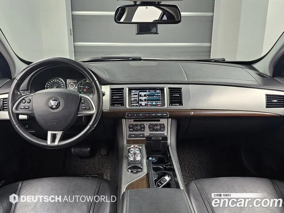 Jaguar XF 2015 2.2 автомат (гидро), фото 7 Jaguar XF 2015 2.2 автомат (гидро), фото 7