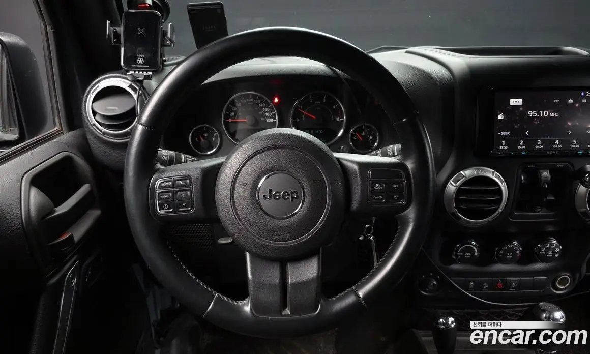 Jeep Wrangler 2015 2.8 автомат (гидро), фото 14