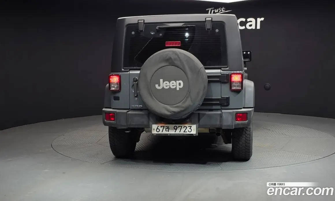 Jeep Wrangler 2015 2.8 автомат (гидро), фото 4