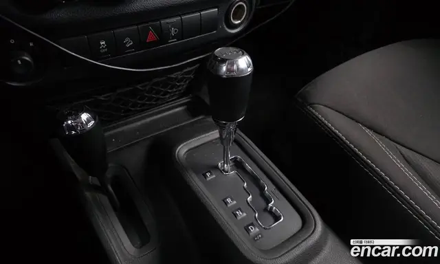 Jeep Wrangler 2015 2.8 автомат (гидро), миниатюра 9