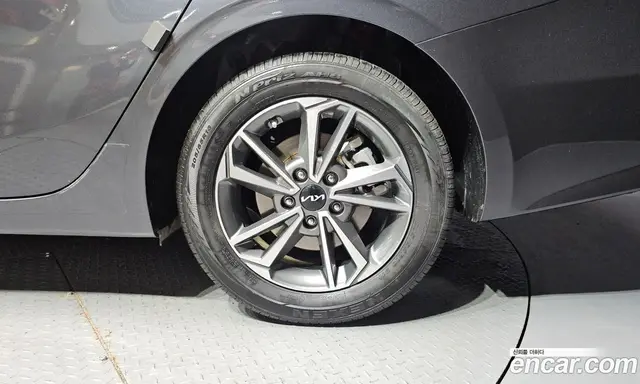 Kia K3 2024 1.6 автомат (гидро), миниатюра 7
