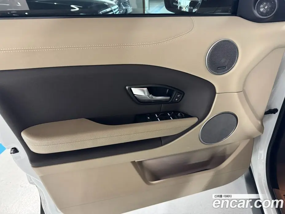 Land Rover Range Rover Evoque 2018 2.0 автомат (гидро), фото 13