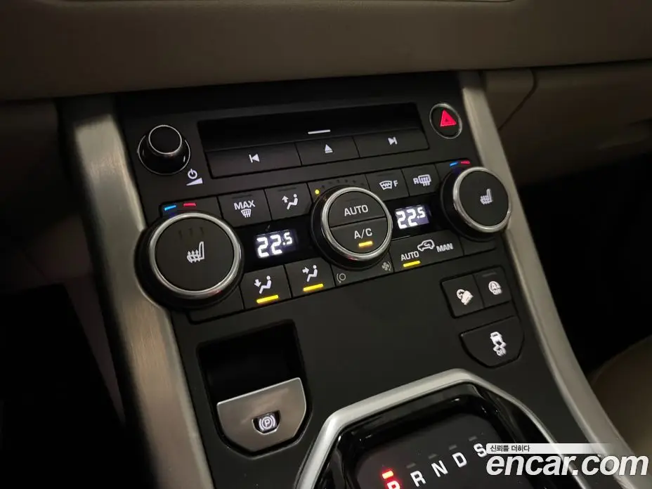 Land Rover Range Rover Evoque 2018 2.0 автомат (гидро), фото 16