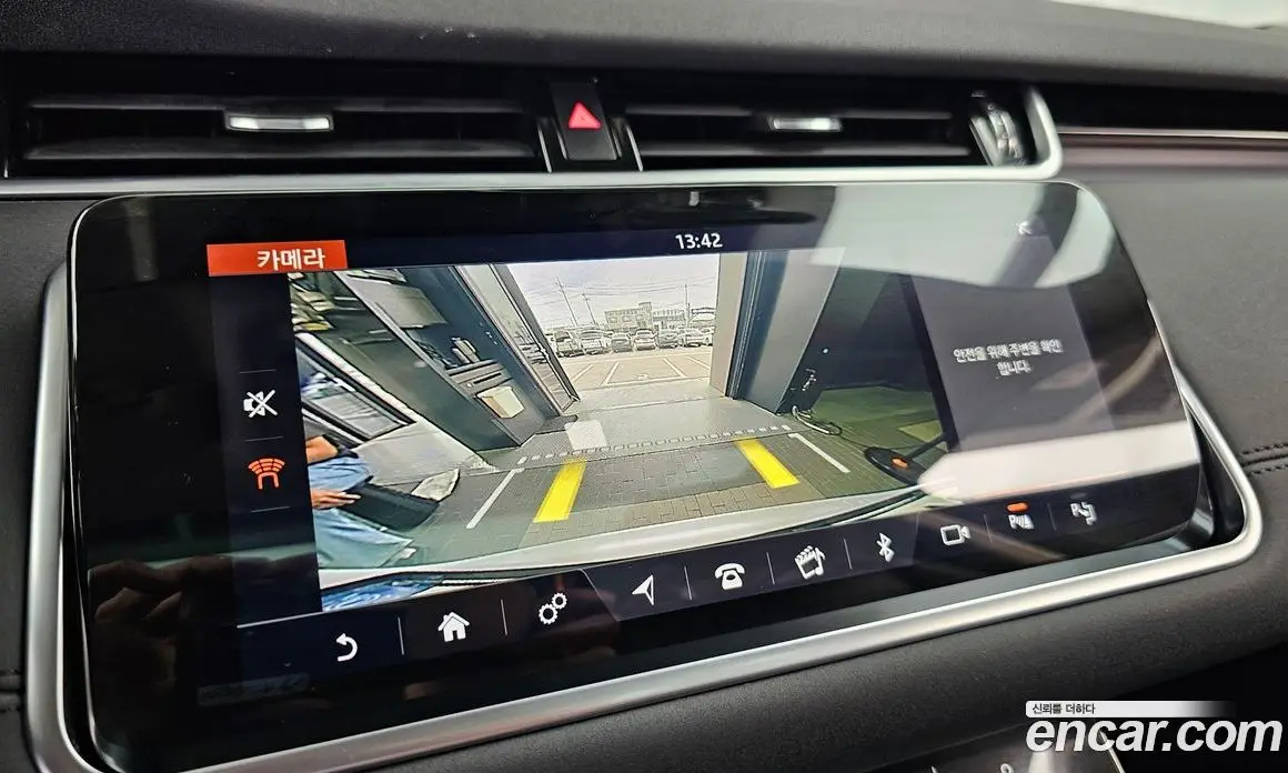 Land Rover Range Rover Evoque 2020 2.0 автомат (гидро), фото 21