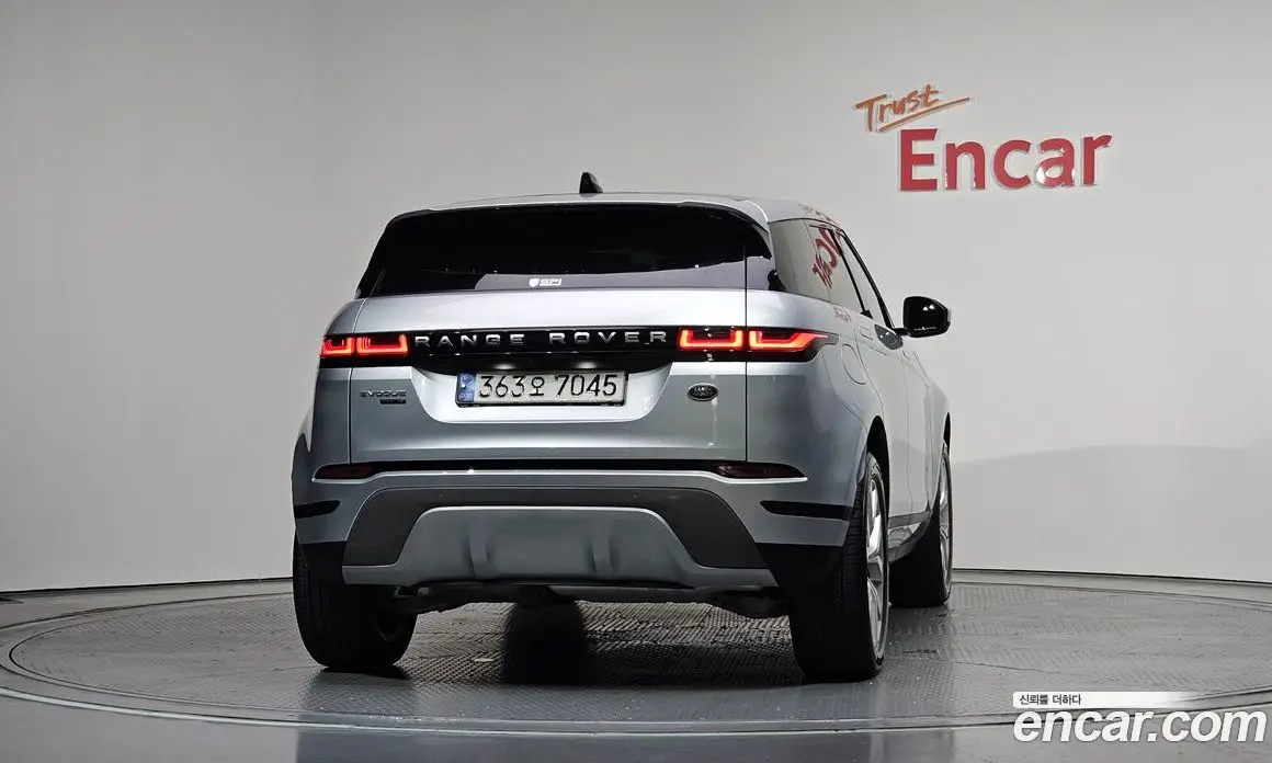 Land Rover Range Rover Evoque 2020 2.0 автомат (гидро), фото 4