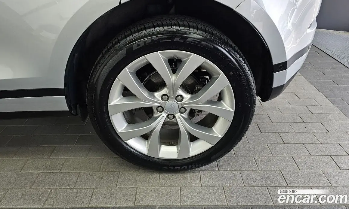 Land Rover Range Rover Evoque 2020 2.0 автомат (гидро), фото 7