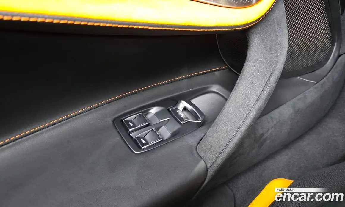 McLaren 750S 2024 4.0 автомат (гидро), фото 34 McLaren 750S 2024 4.0 автомат (гидро), фото 34